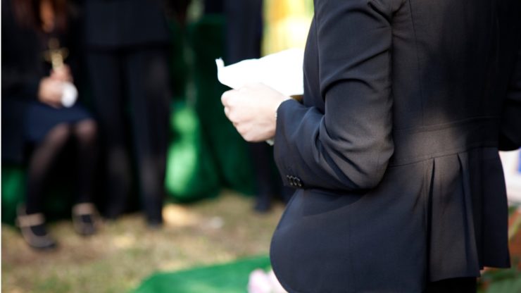 The Art of Giving a Eulogy – Share the Best Stories and Get Personal About It